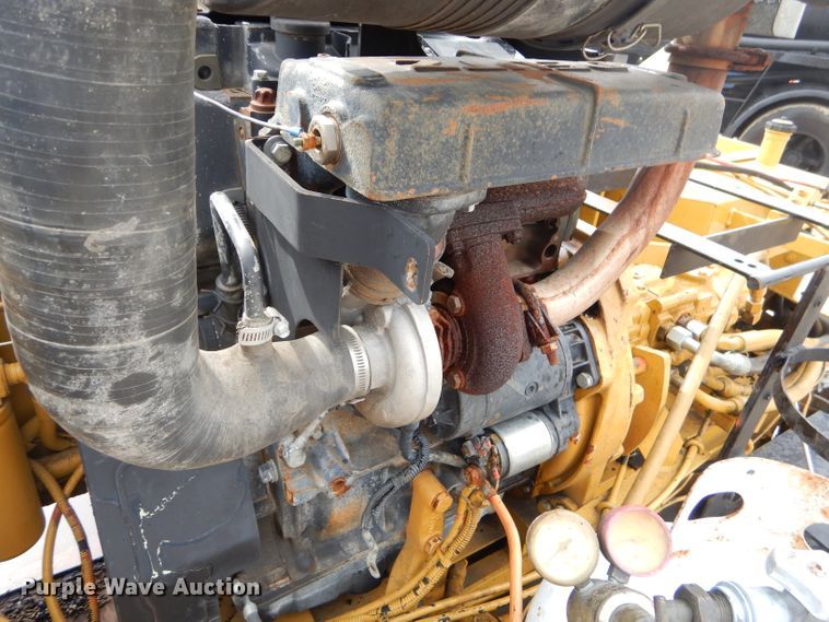 image for item GG9725 LeeBoy L1000T paver