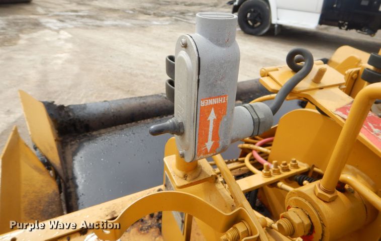 image for item GG9725 LeeBoy L1000T paver