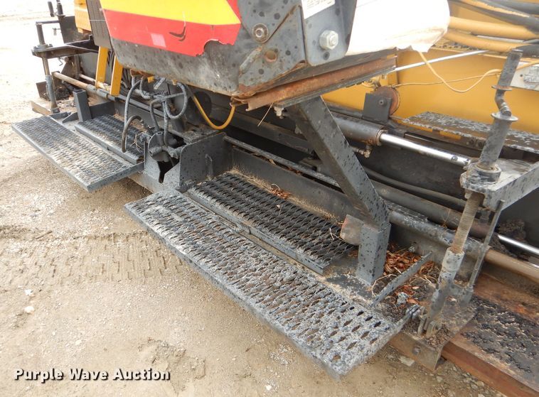 image for item GG9725 LeeBoy L1000T paver