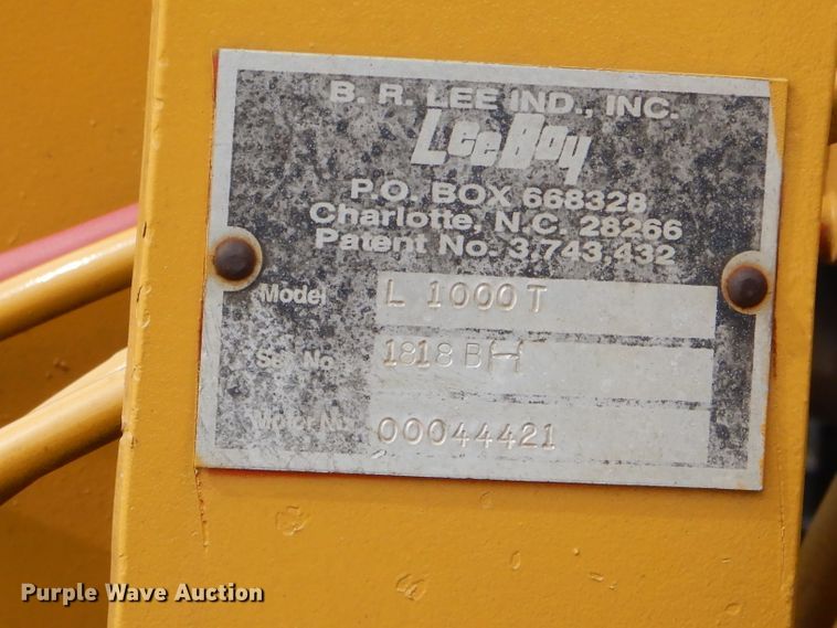 image for item GG9725 LeeBoy L1000T paver