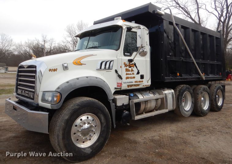 image for item GG9729 2012 Mack 700 dump truck