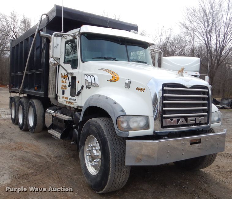 image for item GG9729 2012 Mack 700 dump truck
