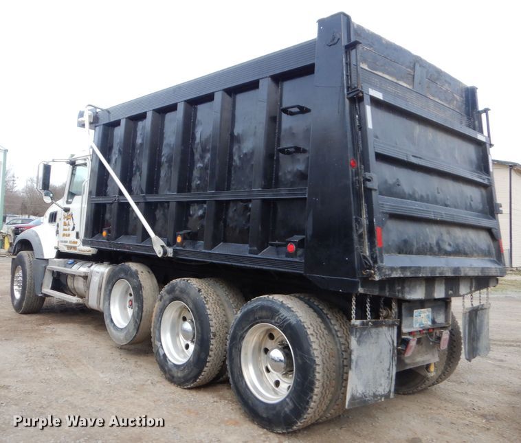 image for item GG9729 2012 Mack 700 dump truck