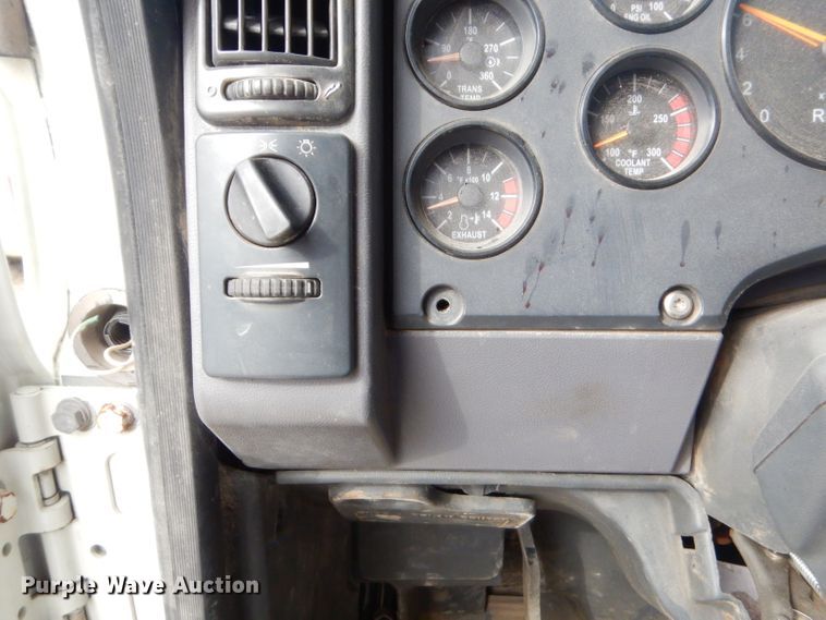 image for item GG9729 2012 Mack 700 dump truck