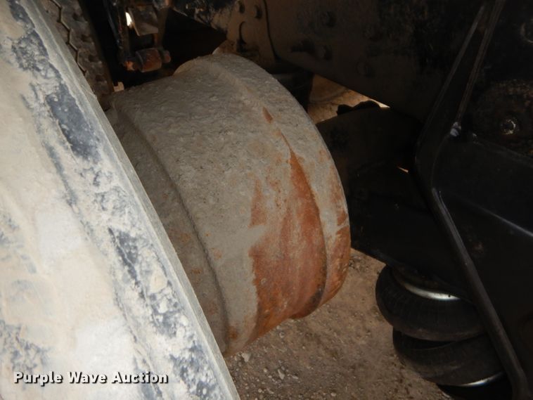 image for item GG9729 2012 Mack 700 dump truck