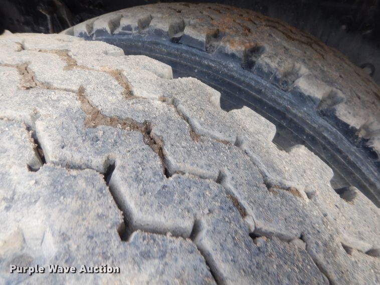 image for item GG9729 2012 Mack 700 dump truck