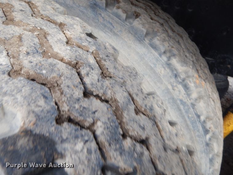 image for item GG9729 2012 Mack 700 dump truck