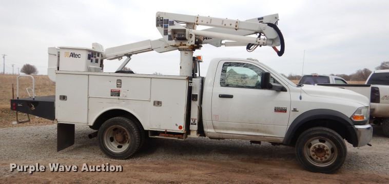 image for item GG9734 2011 Dodge Ram 5500 bucket truck