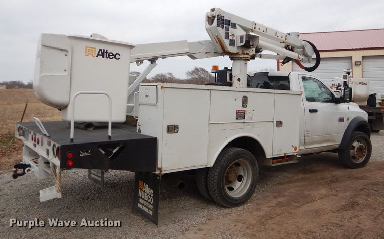 image for item GG9734 2011 Dodge Ram 5500 bucket truck