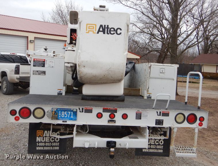 image for item GG9734 2011 Dodge Ram 5500 bucket truck