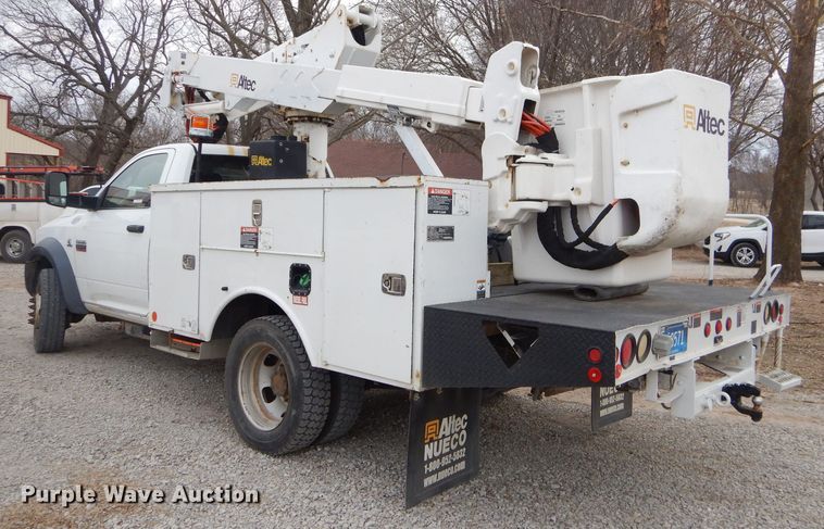 image for item GG9734 2011 Dodge Ram 5500 bucket truck