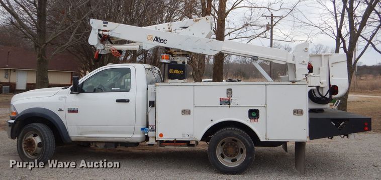 image for item GG9734 2011 Dodge Ram 5500 bucket truck