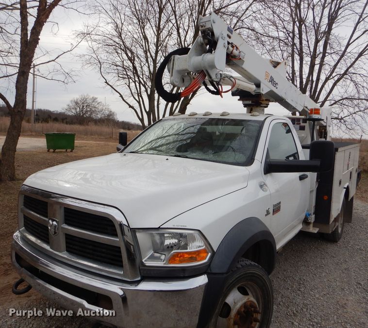 image for item GG9734 2011 Dodge Ram 5500 bucket truck