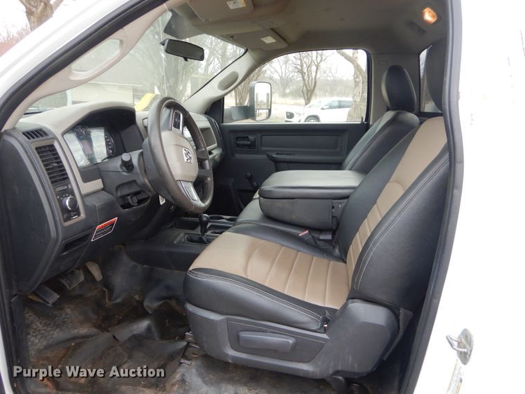 image for item GG9734 2011 Dodge Ram 5500 bucket truck