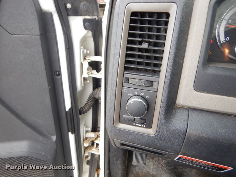 image for item GG9734 2011 Dodge Ram 5500 bucket truck