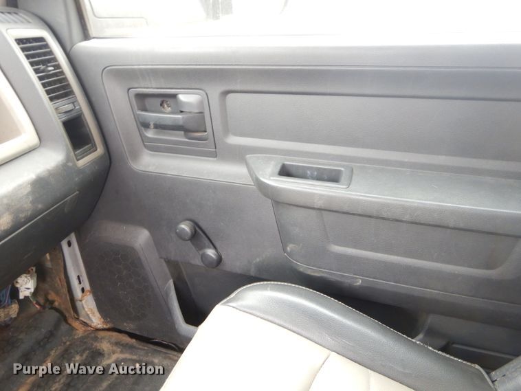 image for item GG9734 2011 Dodge Ram 5500 bucket truck