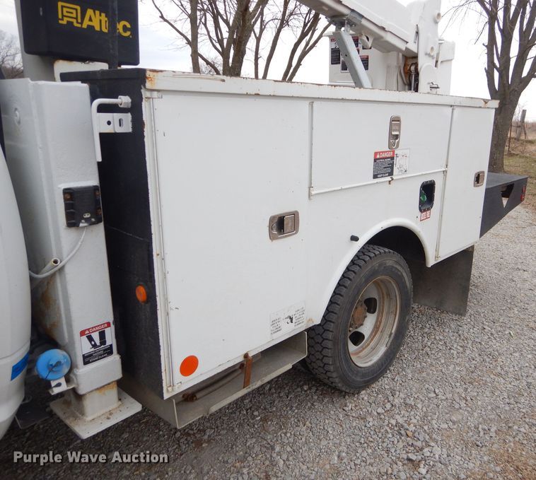 image for item GG9734 2011 Dodge Ram 5500 bucket truck