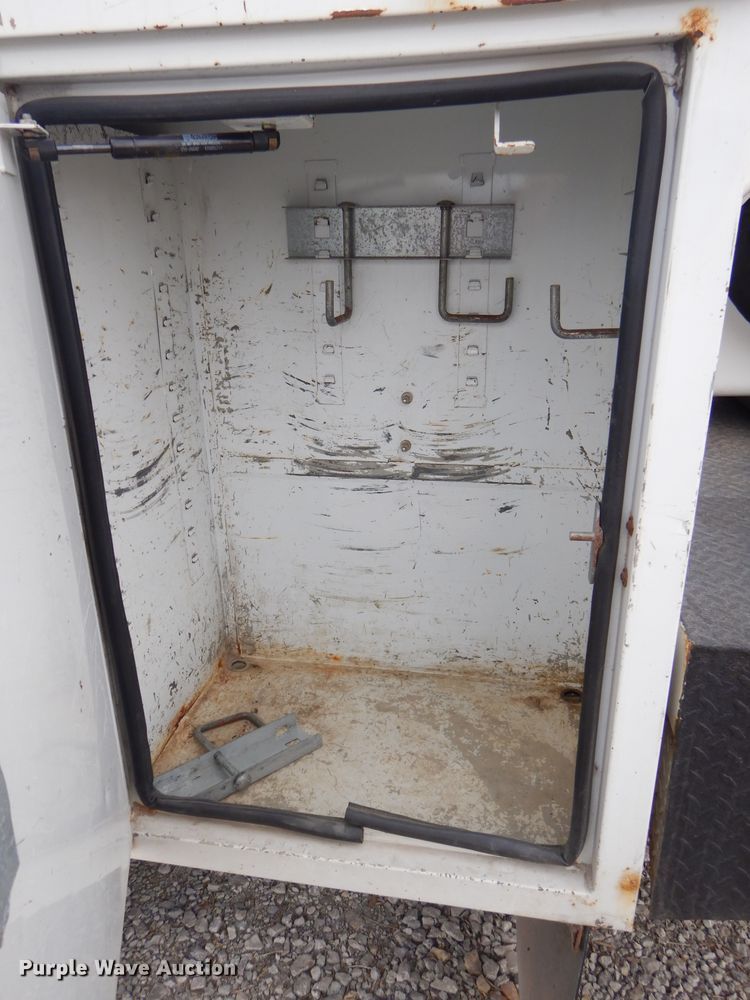 image for item GG9734 2011 Dodge Ram 5500 bucket truck