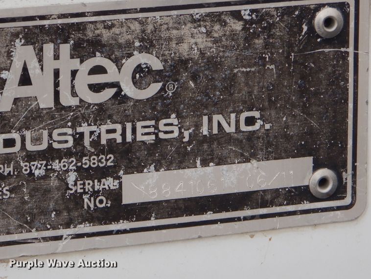 image for item GG9734 2011 Dodge Ram 5500 bucket truck