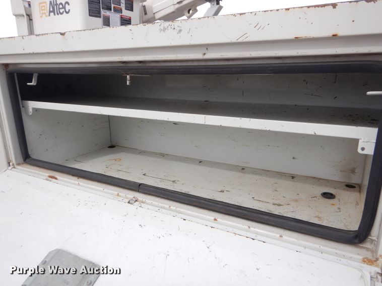 image for item GG9734 2011 Dodge Ram 5500 bucket truck