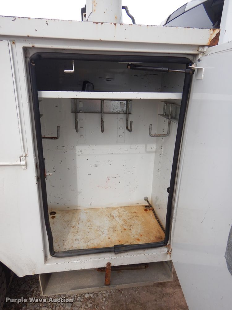 image for item GG9734 2011 Dodge Ram 5500 bucket truck