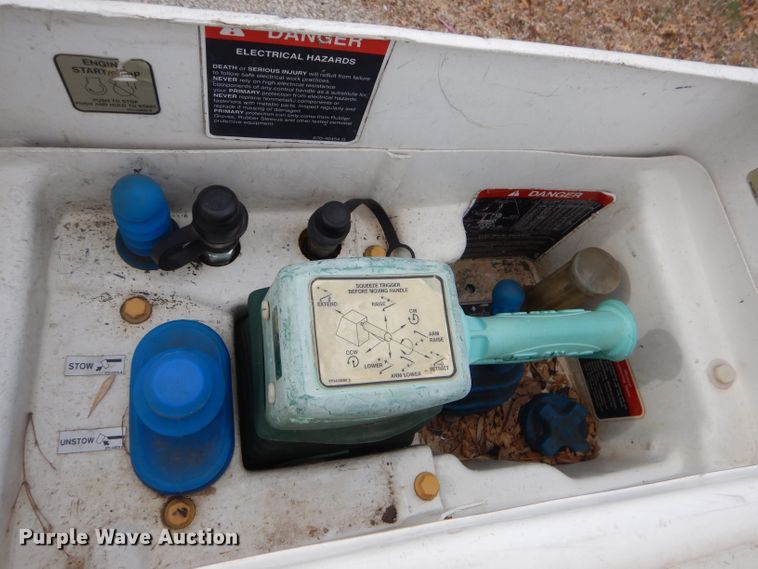 image for item GG9734 2011 Dodge Ram 5500 bucket truck