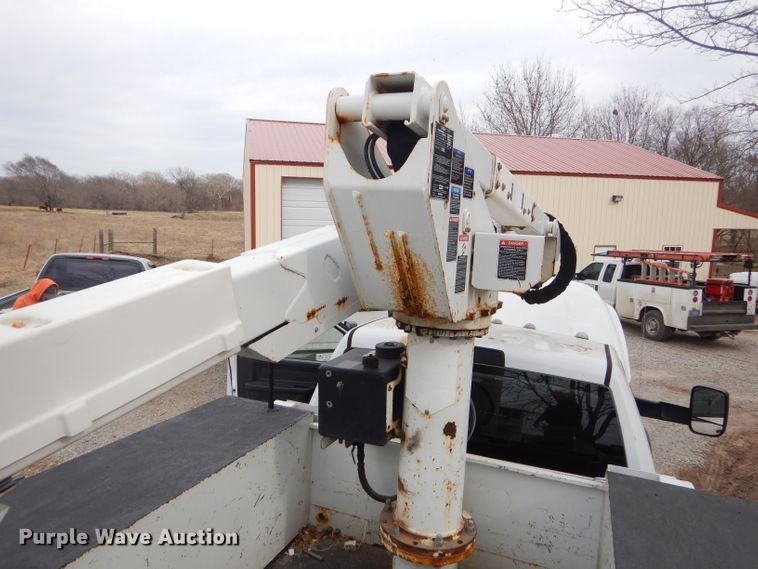 image for item GG9734 2011 Dodge Ram 5500 bucket truck