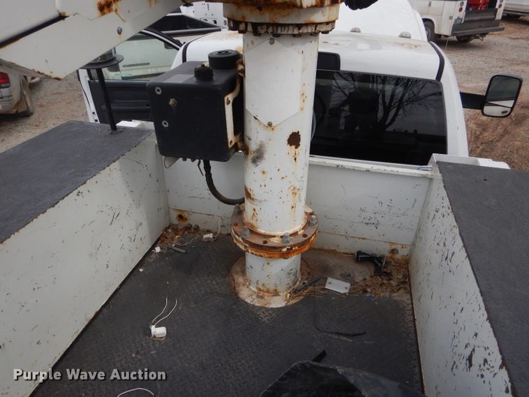 image for item GG9734 2011 Dodge Ram 5500 bucket truck