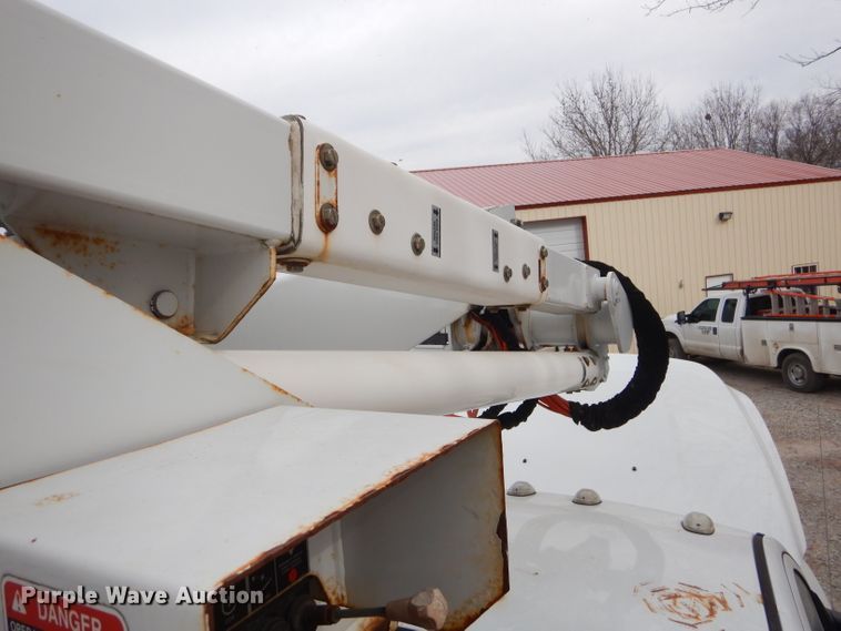 image for item GG9734 2011 Dodge Ram 5500 bucket truck