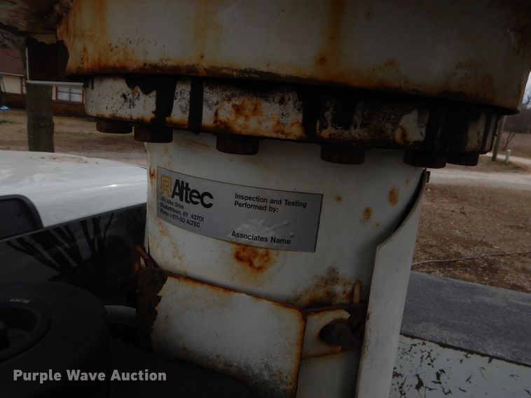 image for item GG9734 2011 Dodge Ram 5500 bucket truck