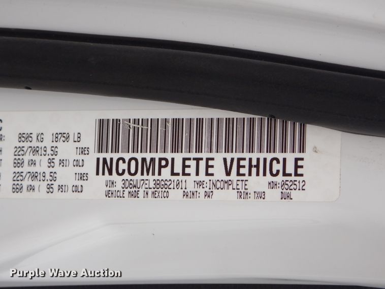 image for item GG9734 2011 Dodge Ram 5500 bucket truck