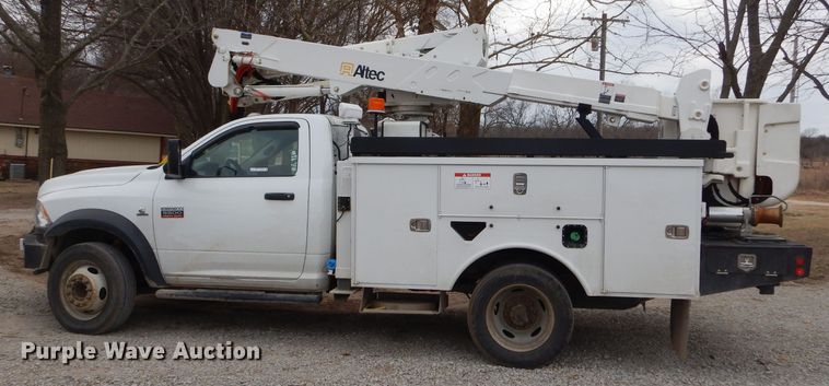 image for item GG9735 2012 Dodge Ram 5500 bucket truck