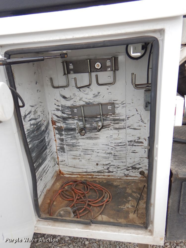 image for item GG9735 2012 Dodge Ram 5500 bucket truck