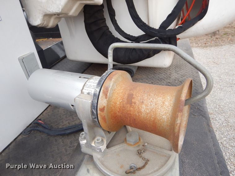 image for item GG9735 2012 Dodge Ram 5500 bucket truck