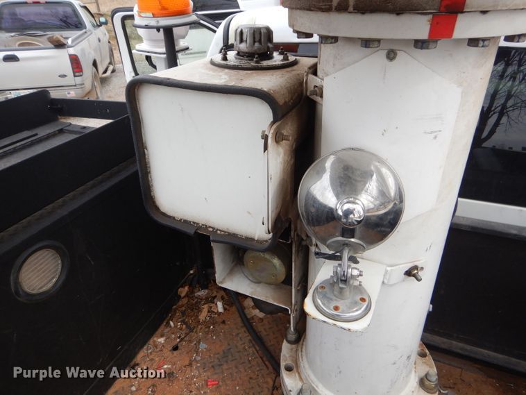 image for item GG9735 2012 Dodge Ram 5500 bucket truck