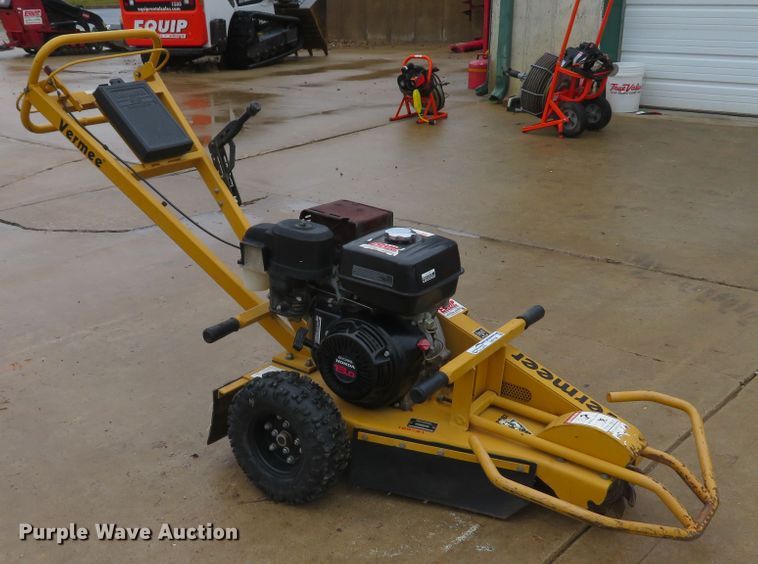 image for item GI9156 2004 Vermeer SC130 stump grinder