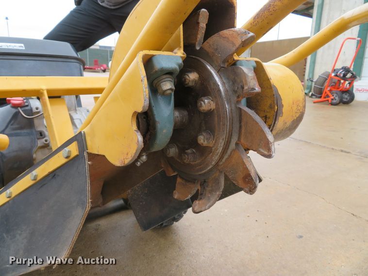 image for item GI9156 2004 Vermeer SC130 stump grinder