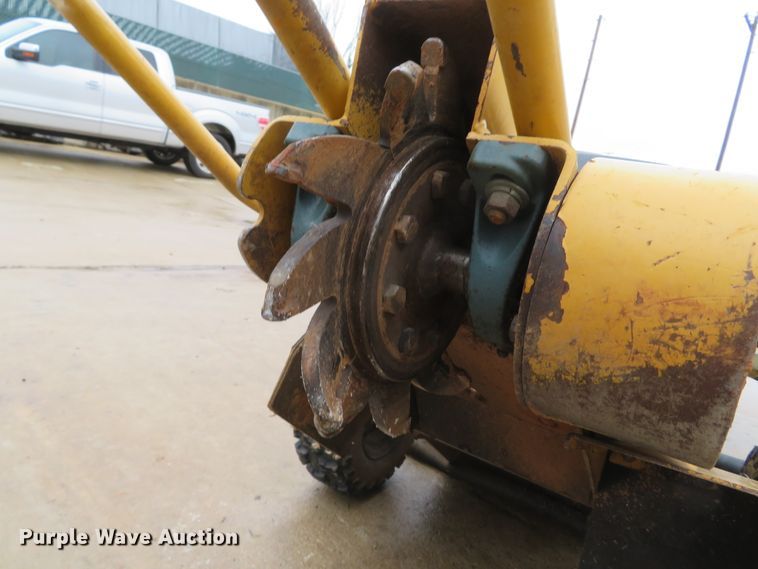 image for item GI9156 2004 Vermeer SC130 stump grinder