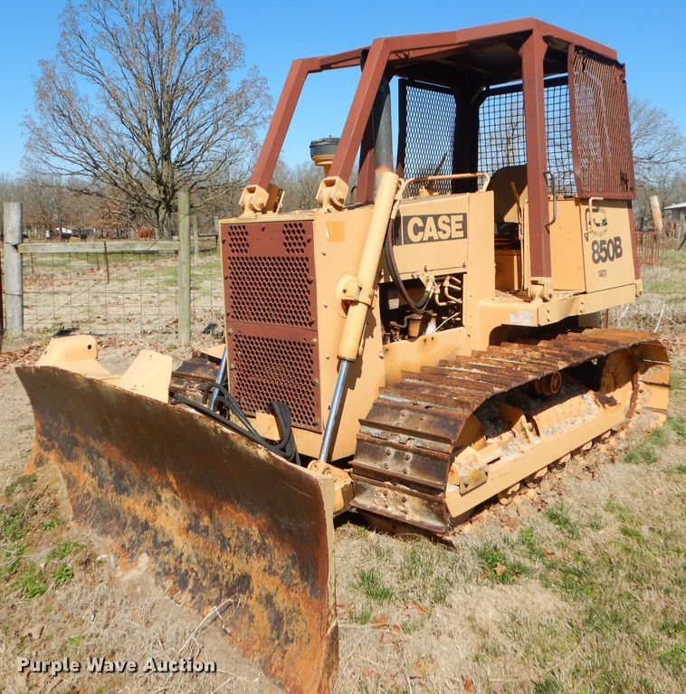 image for item GM9479 1981 Case 850B dozer