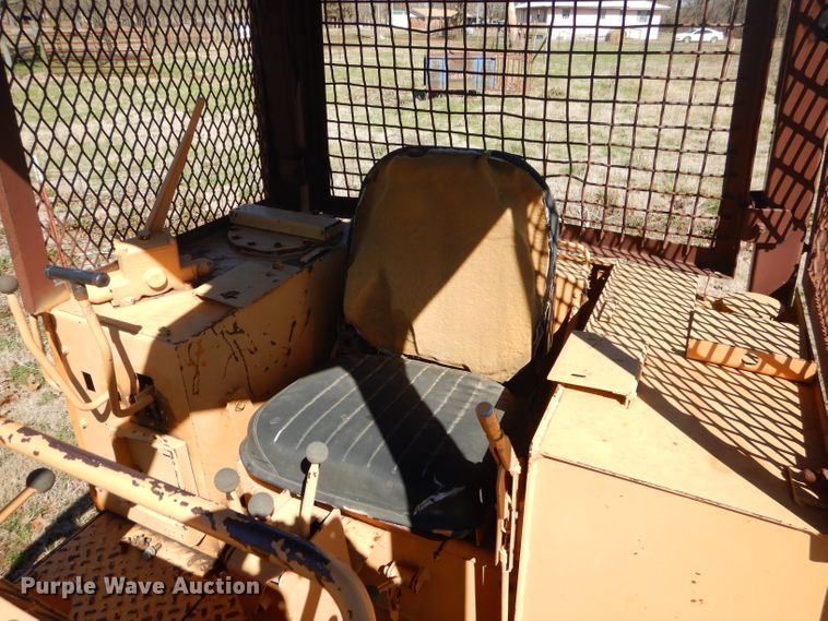 image for item GM9479 1981 Case 850B dozer