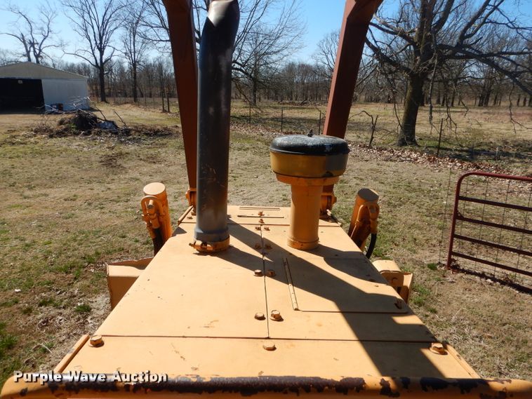 image for item GM9479 1981 Case 850B dozer