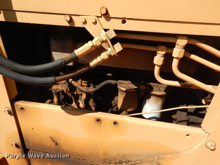 image for item GM9479 1981 Case 850B dozer