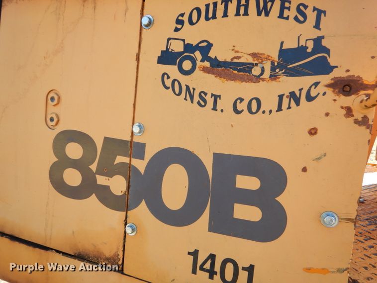 image for item GM9479 1981 Case 850B dozer