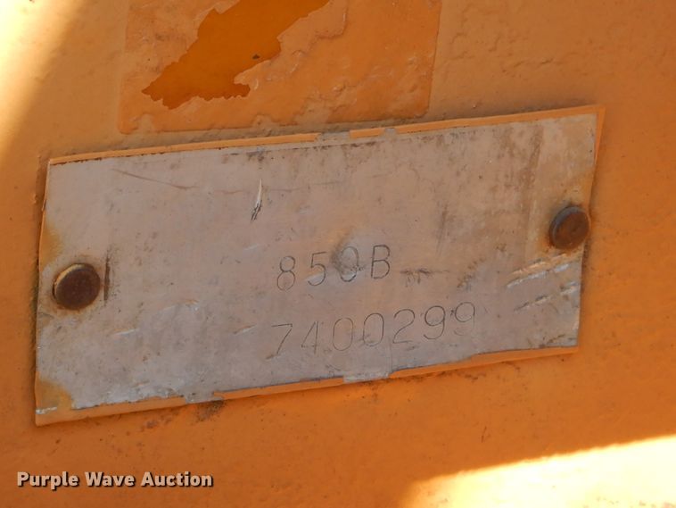 image for item GM9479 1981 Case 850B dozer