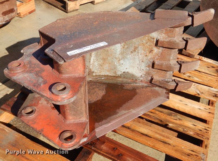 image for item GO9039 (3) Ditch Witch backhoe buckets