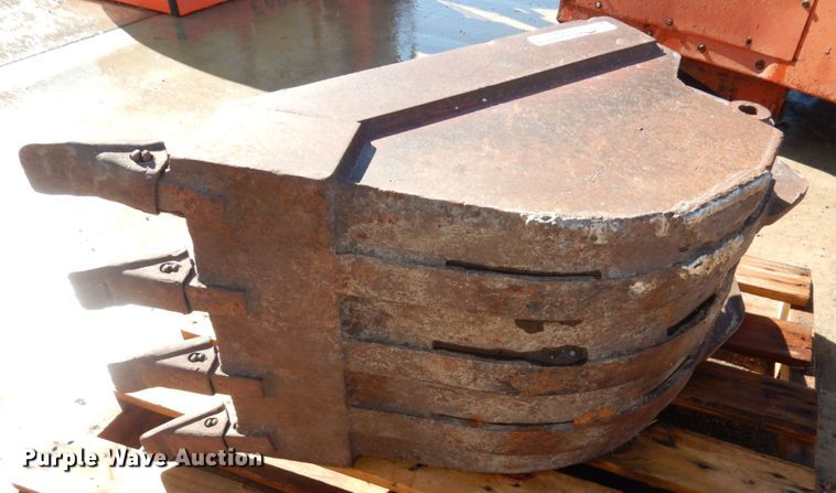 image for item GO9039 (3) Ditch Witch backhoe buckets