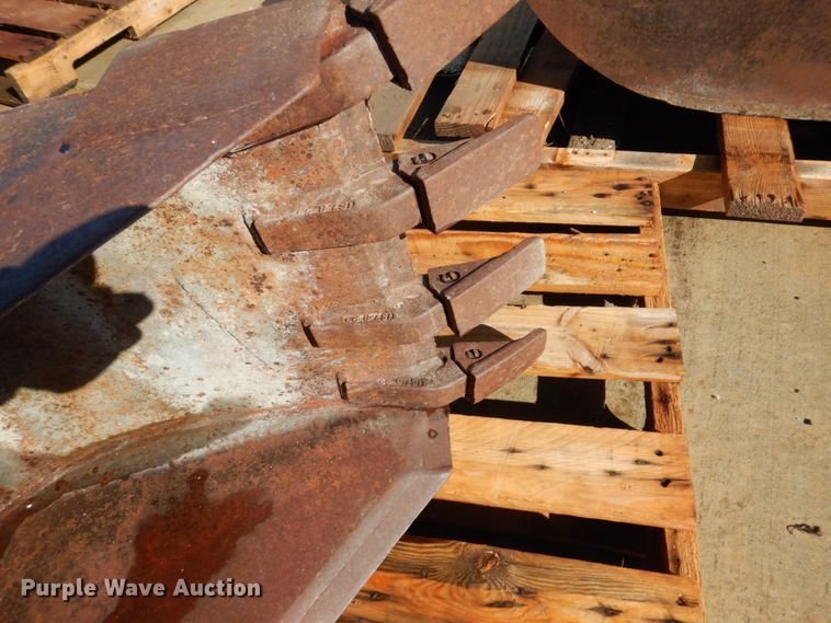 image for item GO9039 (3) Ditch Witch backhoe buckets