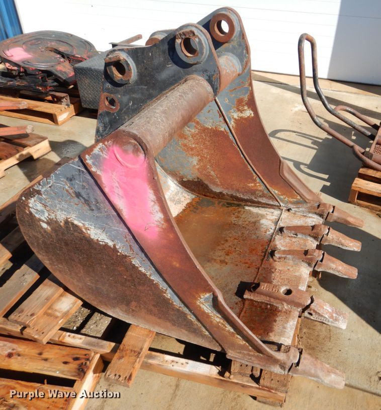 image for item GO9041 Ditch Witch 36"W offset bucket