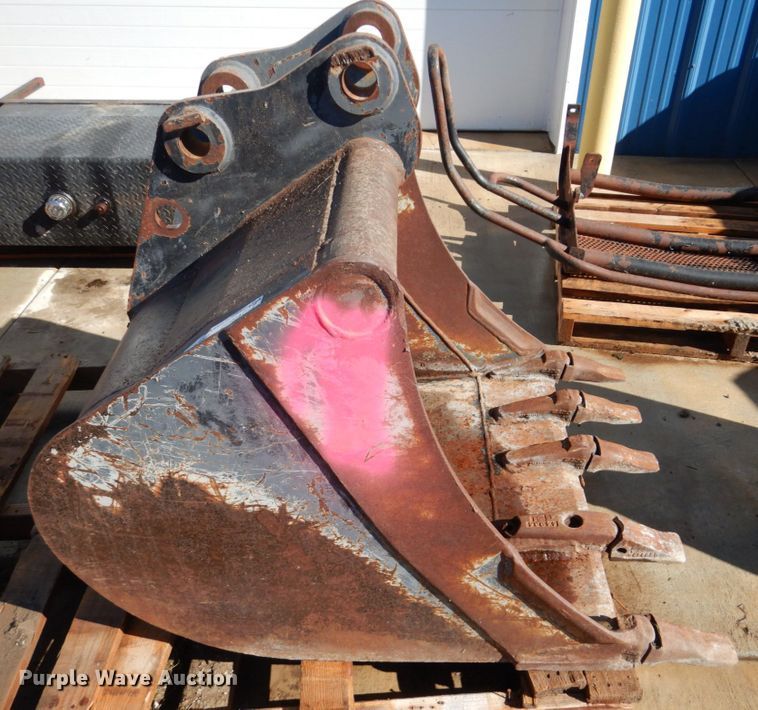 image for item GO9041 Ditch Witch 36"W offset bucket