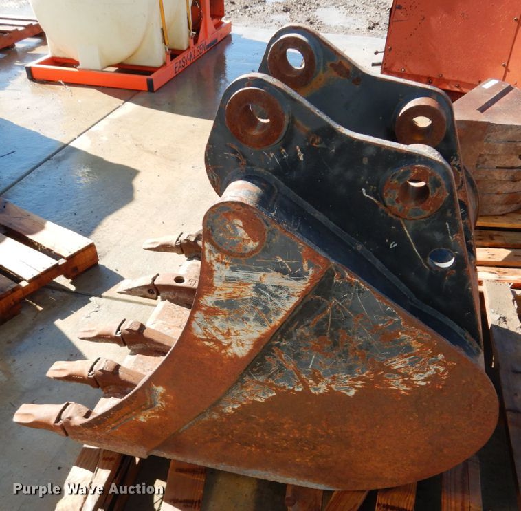 image for item GO9041 Ditch Witch 36"W offset bucket